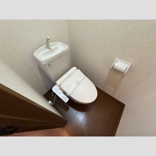 トイレ (B105 温水洗浄暖房便座)