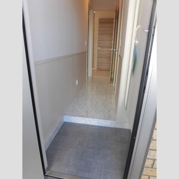 玄関 (A102　玄関内側)