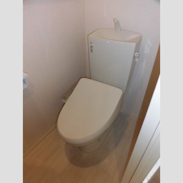 トイレ (A102　温水洗浄暖房便座トイレ)