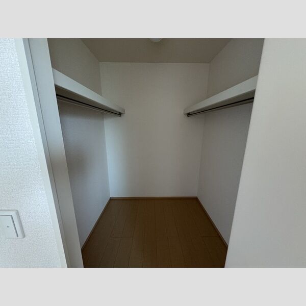 収納 (B206 ウォークインクローゼット)