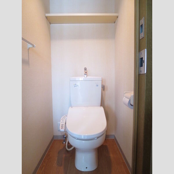 トイレ (205　温水洗浄暖房便座トイレ)