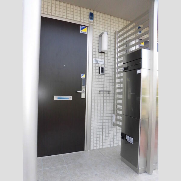 その他 (203　宅配BOX　玄関周辺)