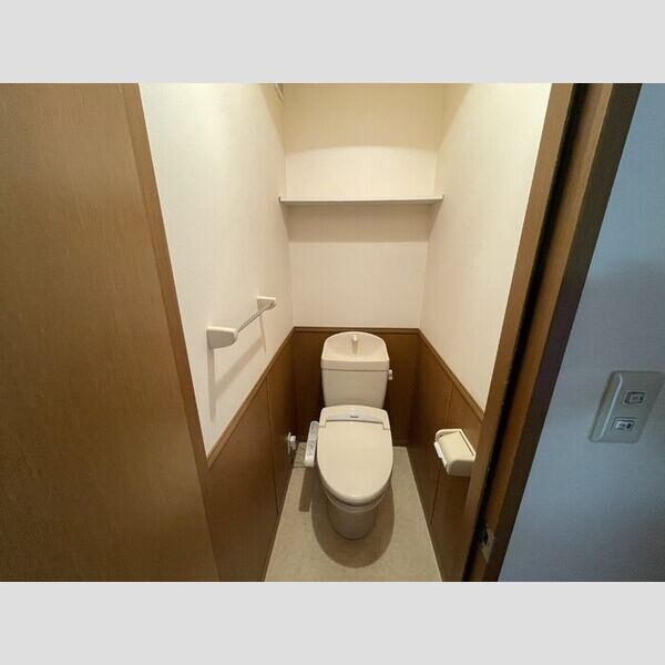 トイレ (105　温水洗浄暖房便座)