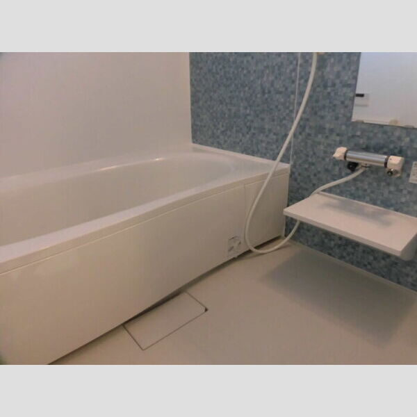 バス (305　バスルーム)