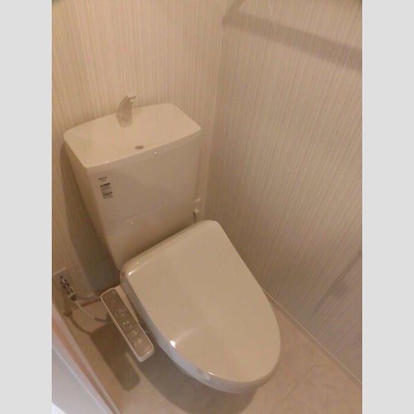 トイレ (305　温水洗浄便座トイレ)