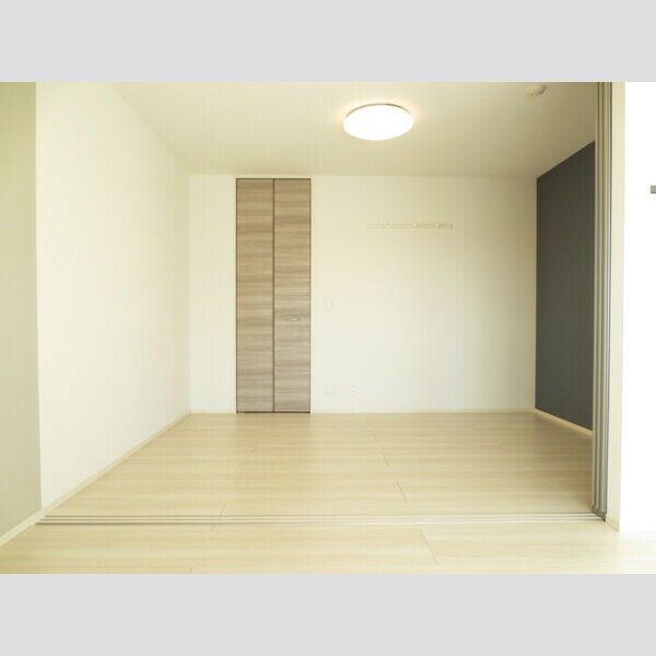 その他 (302　照明付き洋室)