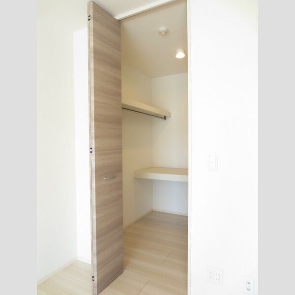 収納 (302　ウォークインクローゼット)