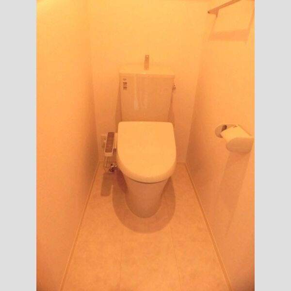 トイレ (A101　温水洗浄暖房便座)