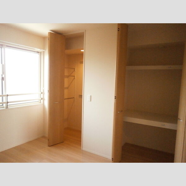 収納 (306 洋室収納)