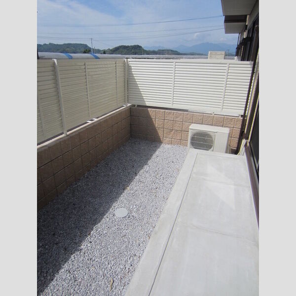 その他 (102　専用庭)