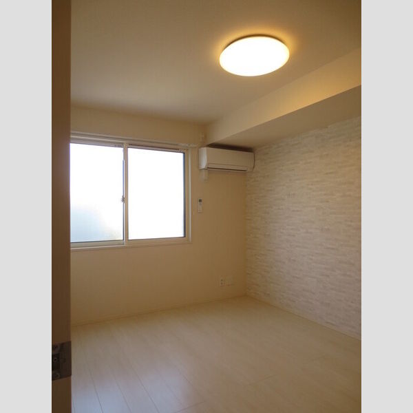 その他 (101 エアコン照明付き洋室)