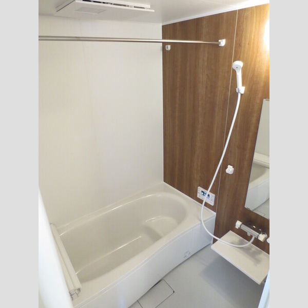 バス (101 乾燥機付きバスルーム)