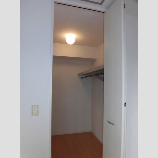 収納 (202 ウォークインクローゼット)