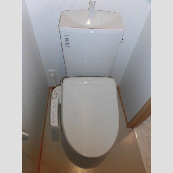 トイレ (101　温水洗浄暖房便座)