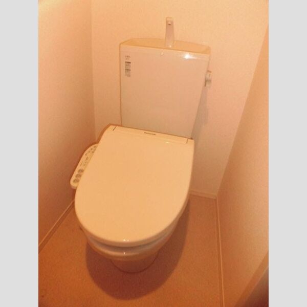 トイレ (B201　温水洗浄暖房便座)