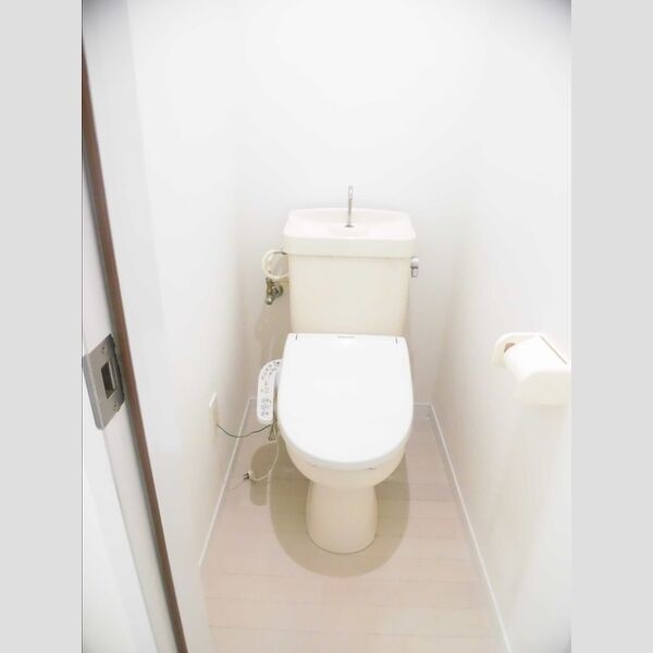 トイレ (205　温水洗浄便座トイレ)