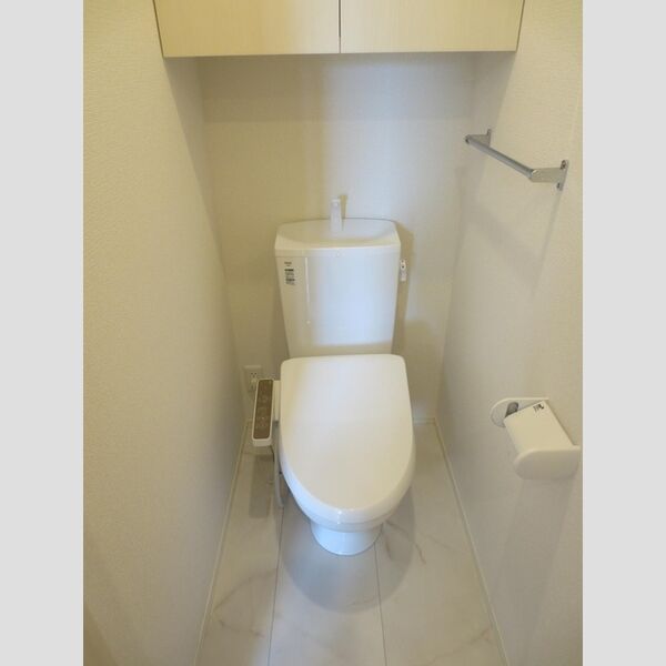 トイレ (205　温水洗浄暖房便座トイレ)