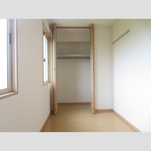 収納 (202 クローゼット)