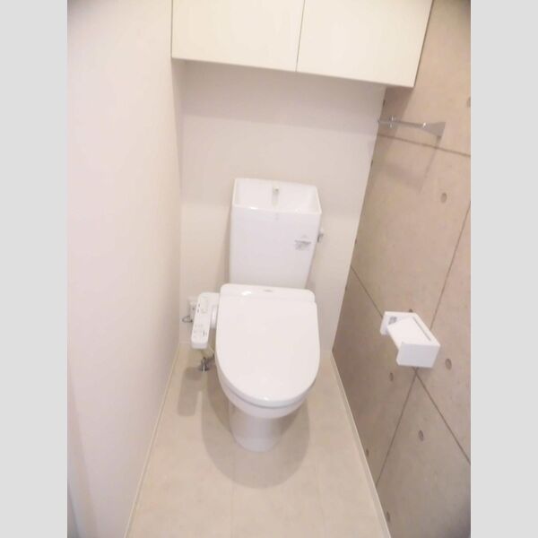 トイレ (102　温水洗浄便座トイレ)