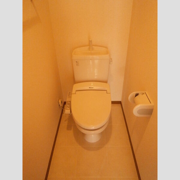 トイレ (B107　温水洗浄暖房便座トイレ)