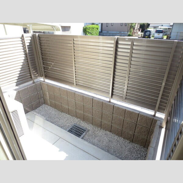 その他 (102　専用庭)