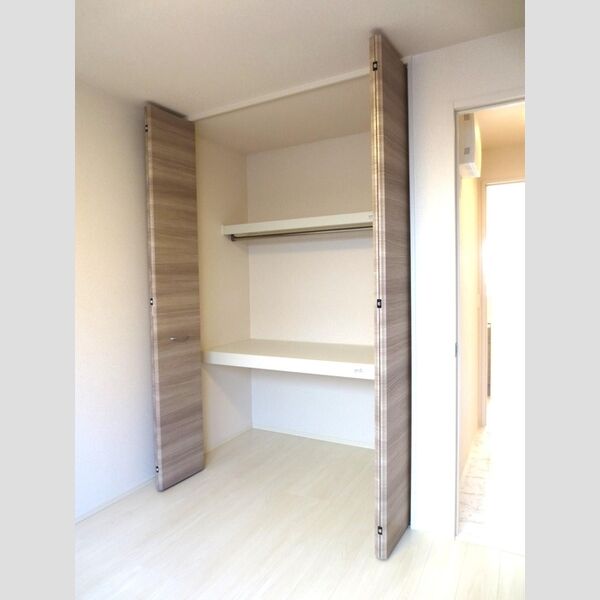 収納 (102　洋室クローゼット)