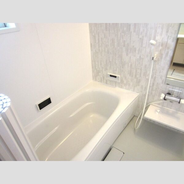 バス (201　換気乾燥機付きバスルーム)