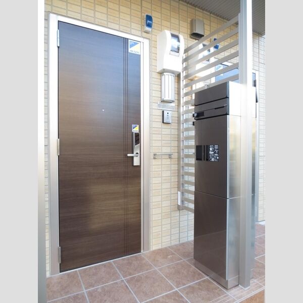 玄関 (202　宅配ボックス付き玄関)