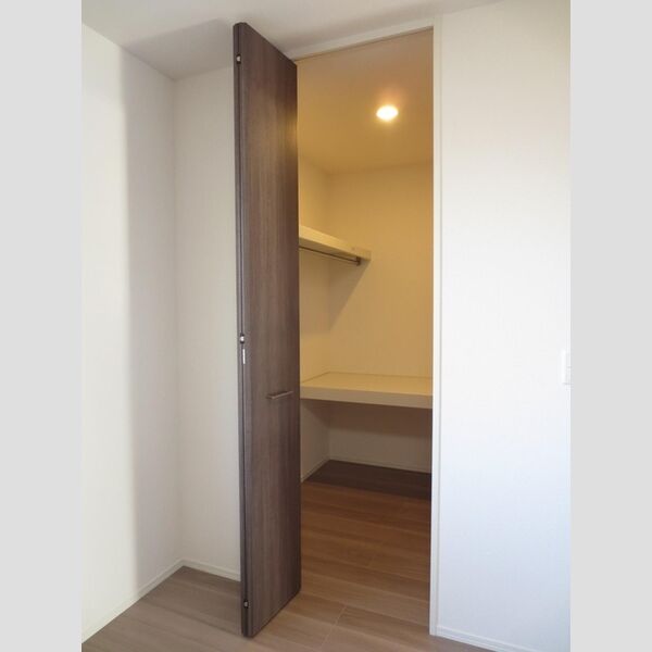 収納 (202　ウォークインクローゼット)