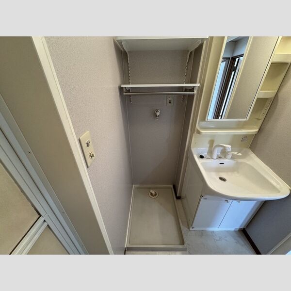 洗面所 (B205　洗髪洗面化粧台　洗濯機置き場)