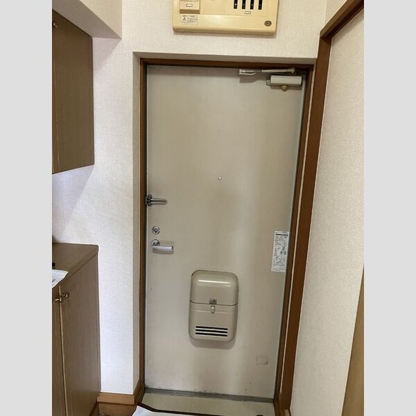玄関 (102 玄関)