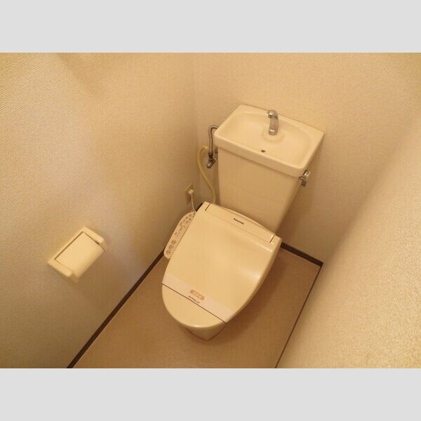 トイレ (B201　温水洗浄暖房便座トイレ)