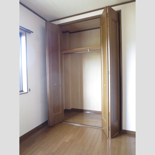 収納 (105 洋室クローゼット)