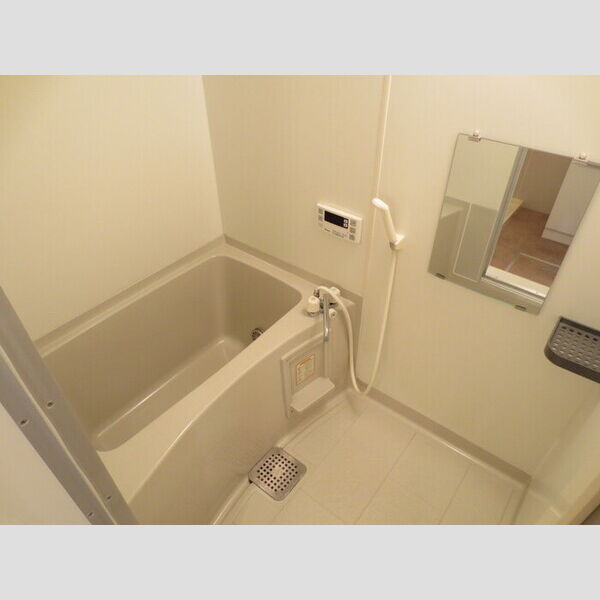 バス (201 バスルーム)