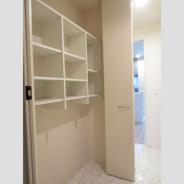 その他 (108　廊下収納)