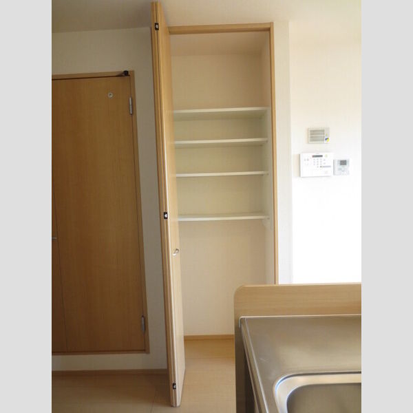 その他 (306　キッチン横収納)