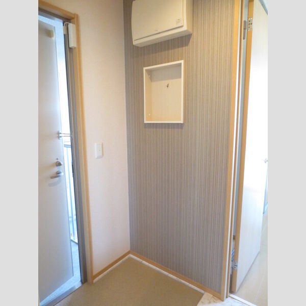 その他 (306　玄関飾り棚)