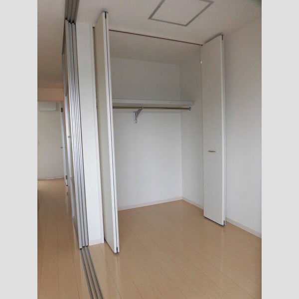 収納 (202 クローゼット)