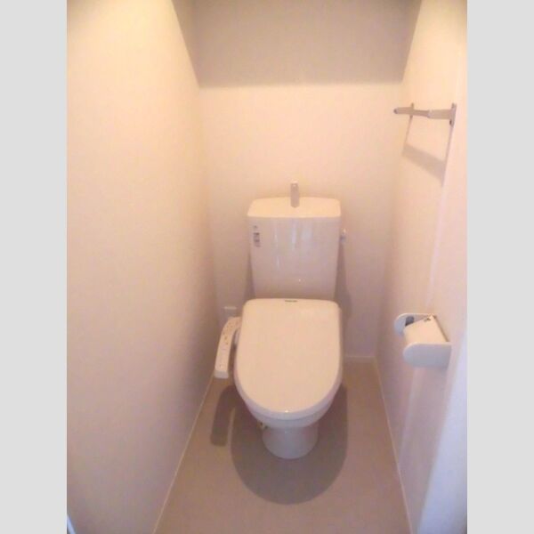 トイレ (101 温水洗浄暖房便座)