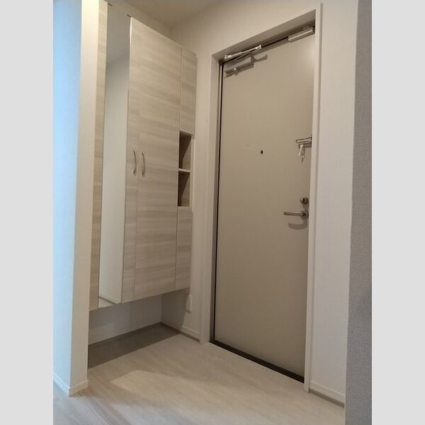 玄関 (101 シューズボックス)