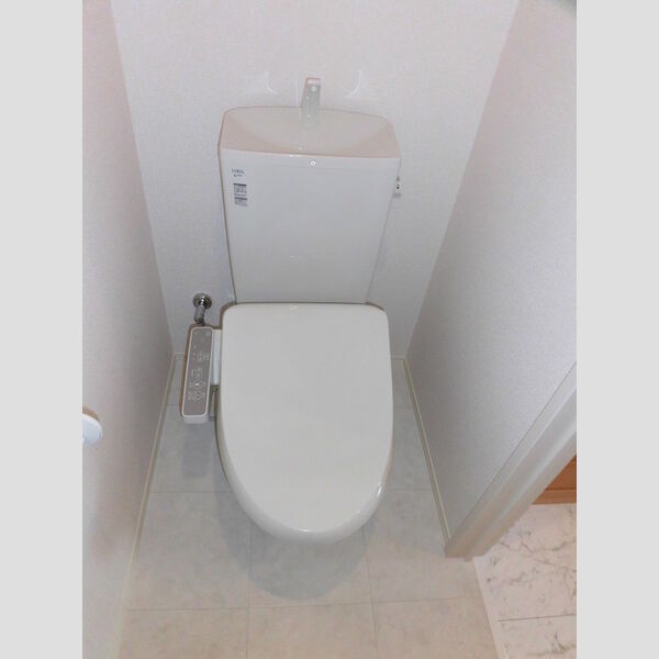 トイレ (201　温水洗浄暖房便座)