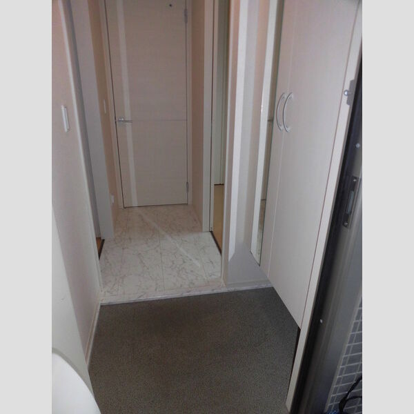 玄関 (B205 玄関)