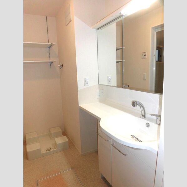 洗面所 (B205 洗髪洗面化粧台・洗濯機置き場)