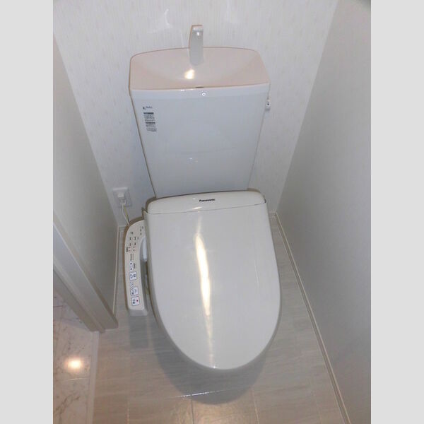 トイレ (205　温水洗浄暖房便座トイレ)