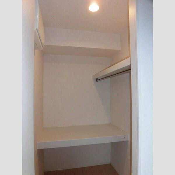収納 (205　ウォークインクローゼット)