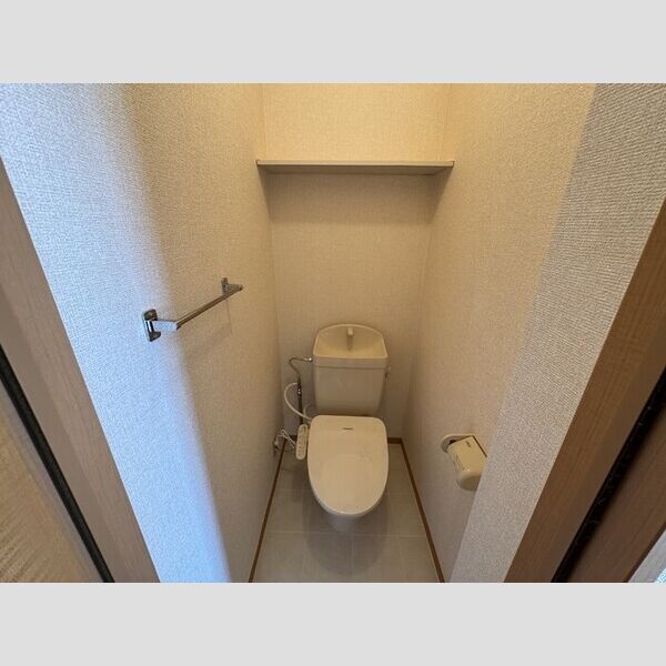 トイレ (201　温水洗浄暖房便座トイレ)