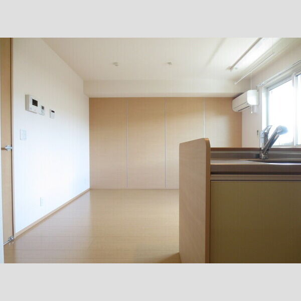 その他 (202 キッチンからLDK)