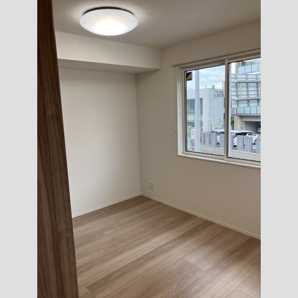 その他 (203　洋室)