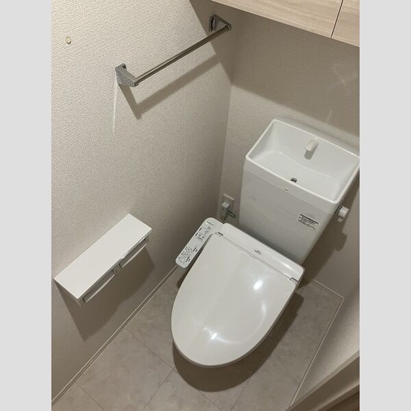 トイレ (101 温水洗浄暖房便座トイレ)