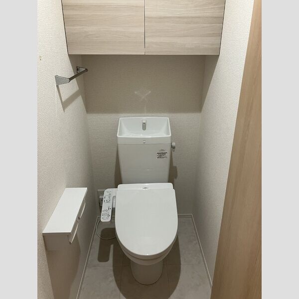 トイレ (203　温水洗浄暖房便座トイレ)